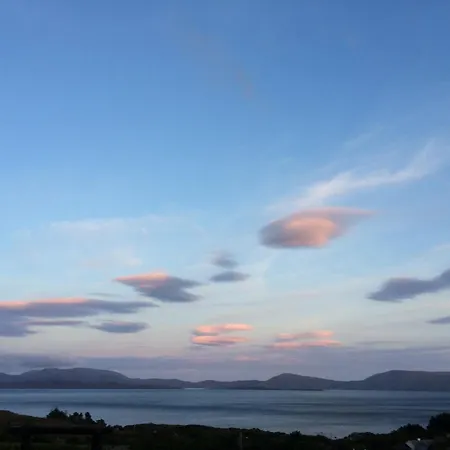 Unique Old Stone アパート